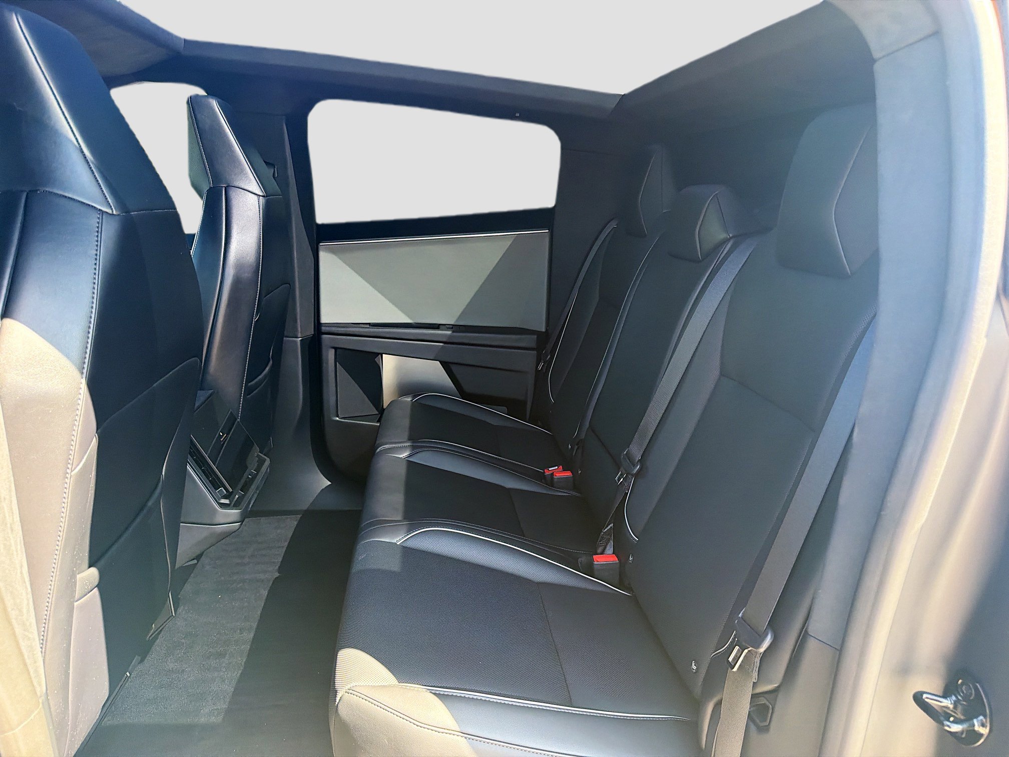 Used 2024 Tesla Cybertruck AWD Crew Cab image 21