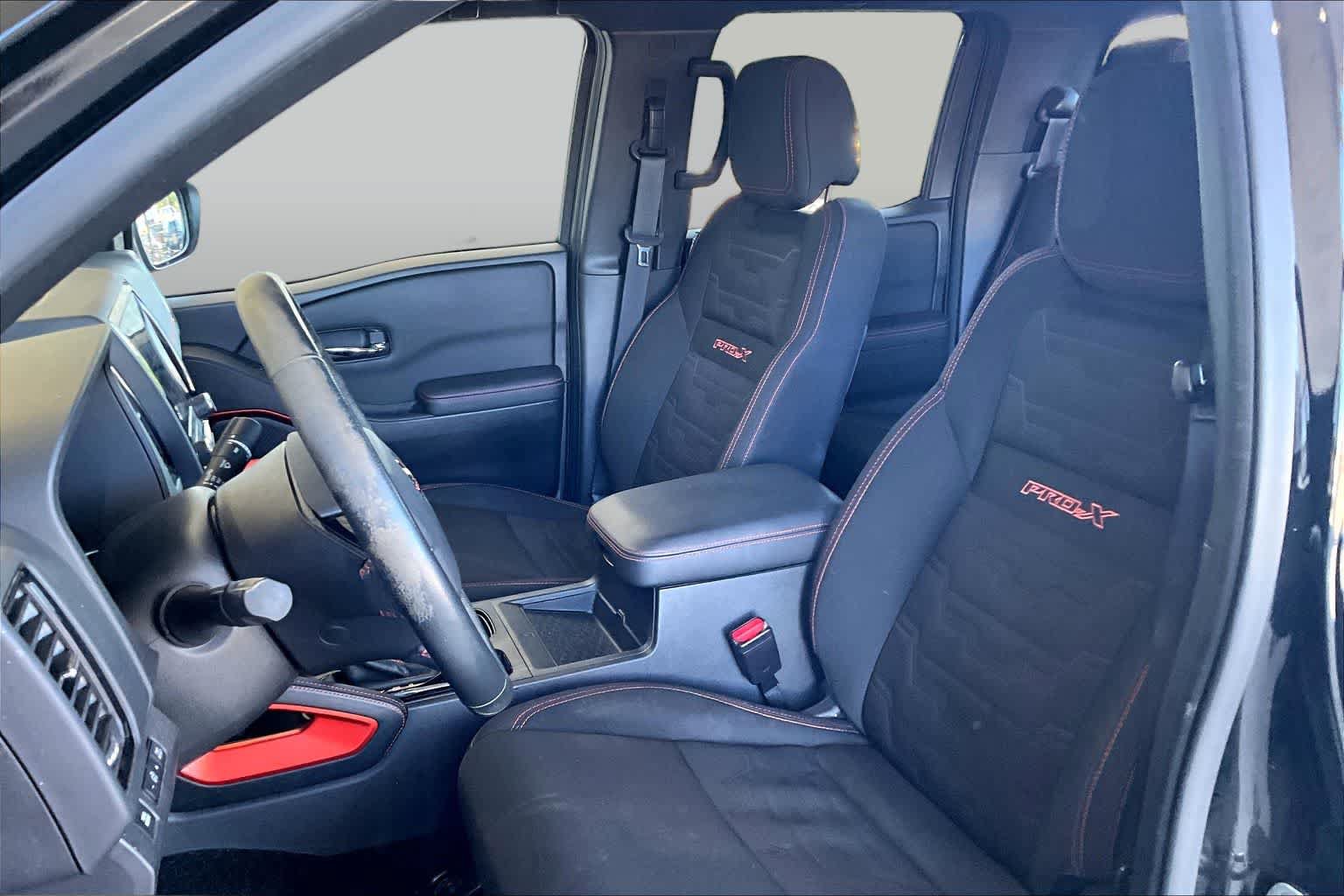 Used 2022 Nissan Frontier Pro-X RWD image 8