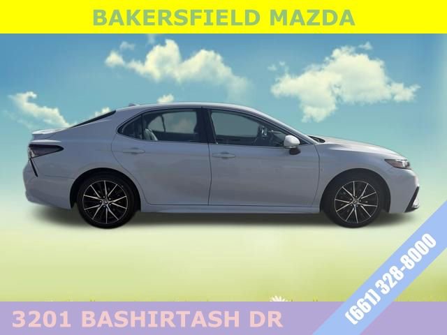 Used 2024 Toyota Camry SE image 6