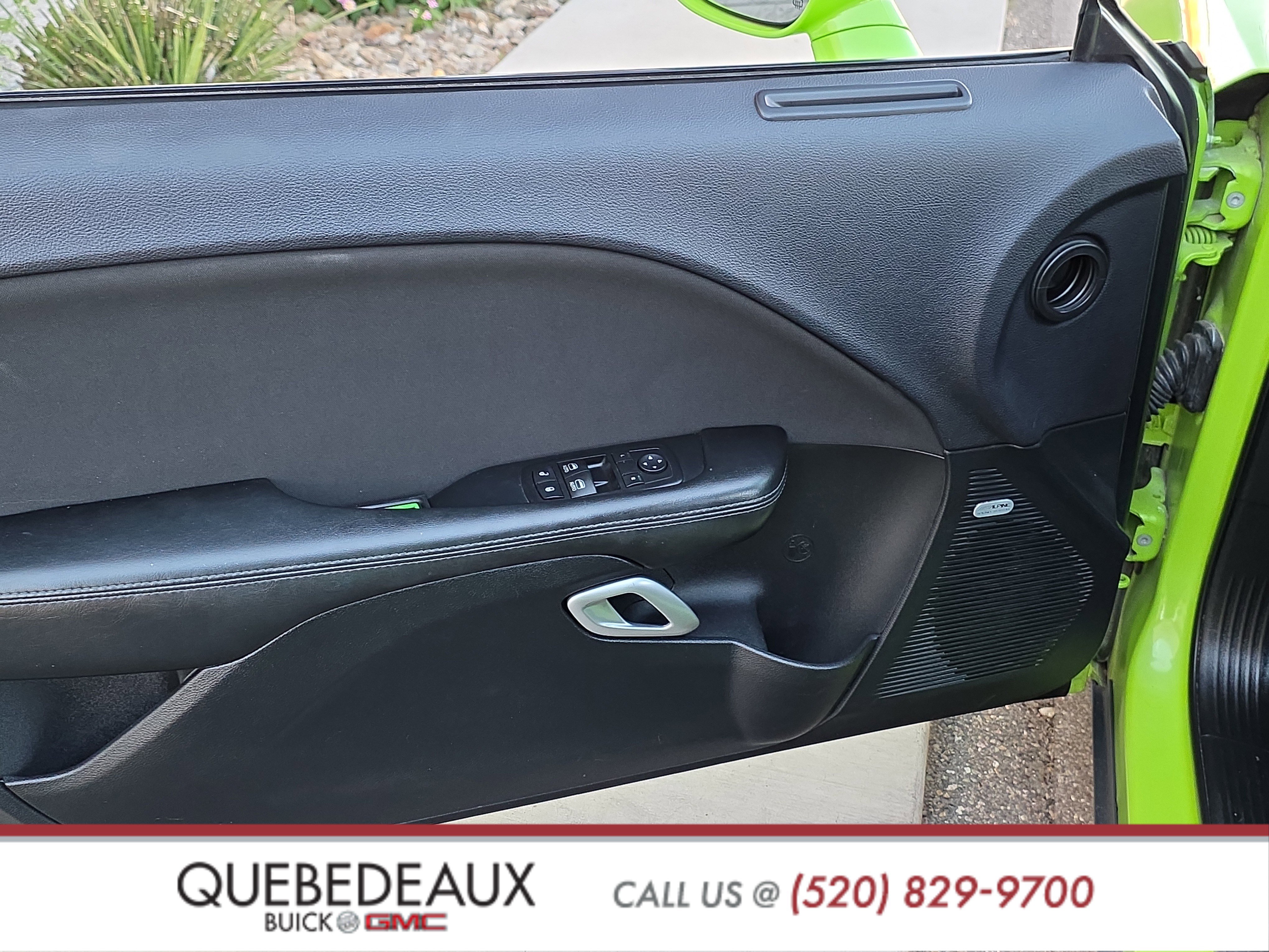 Used 2015 Dodge Challenger R/T image 10