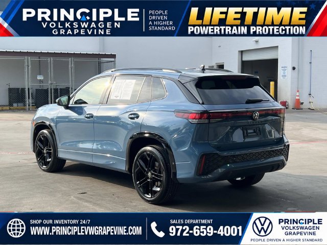 Used 2025 Volkswagen Tiguan SE R-Line AWD/4WD image 9
