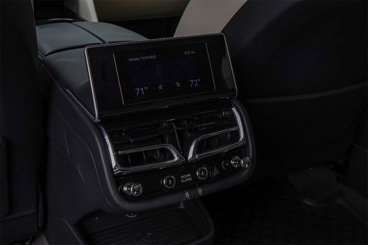 Certified 2024 Bentley Bentayga Extended Wheelbase image 42