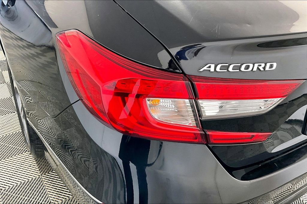 Used 2018 Honda Accord EX image 28