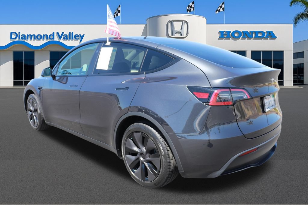 Used 2025 Tesla Model Y Long Range RWD image 4