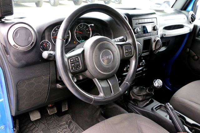 Used 2015 Jeep Wrangler Unlimited Willys image 10