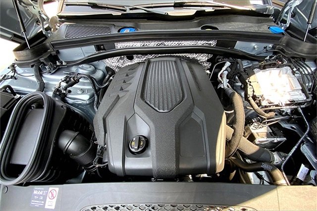 New 2025 Porsche Macan Turbo image 39