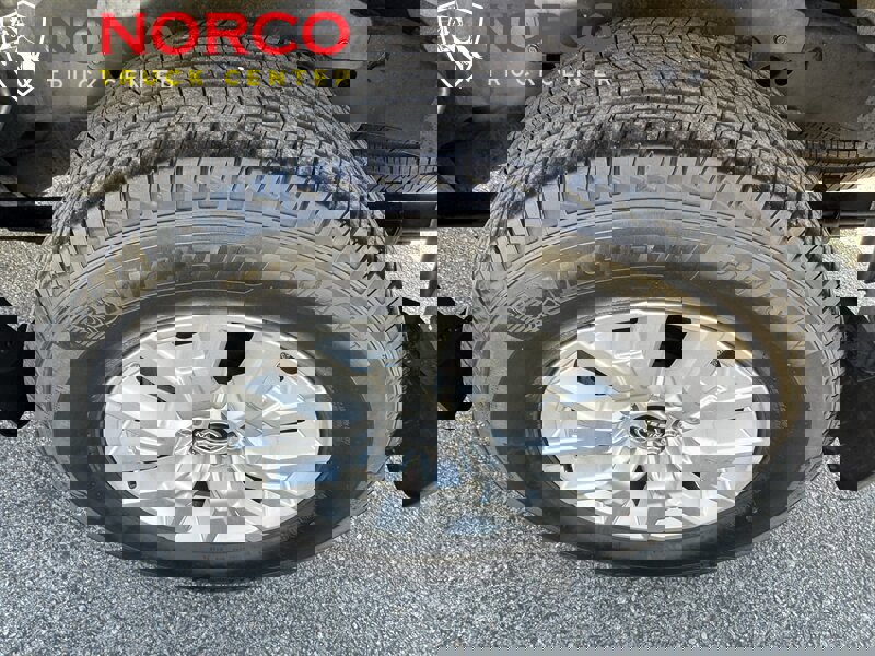 Used 2023 Nissan Frontier SV w/ Technology Package image 12