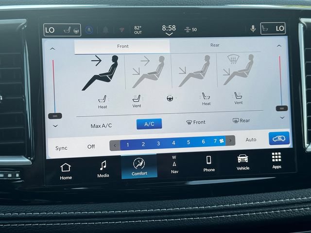 New 2027 Chrysler Pacifica Limited AWD/4WD image 31