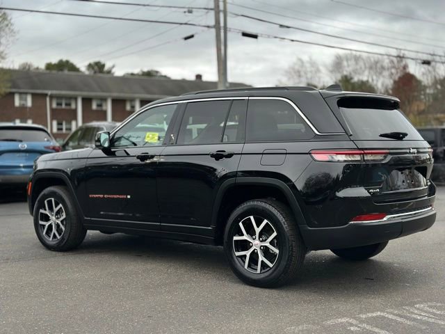 Used 2025 Jeep Grand Cherokee Limited AWD/4WD image 4