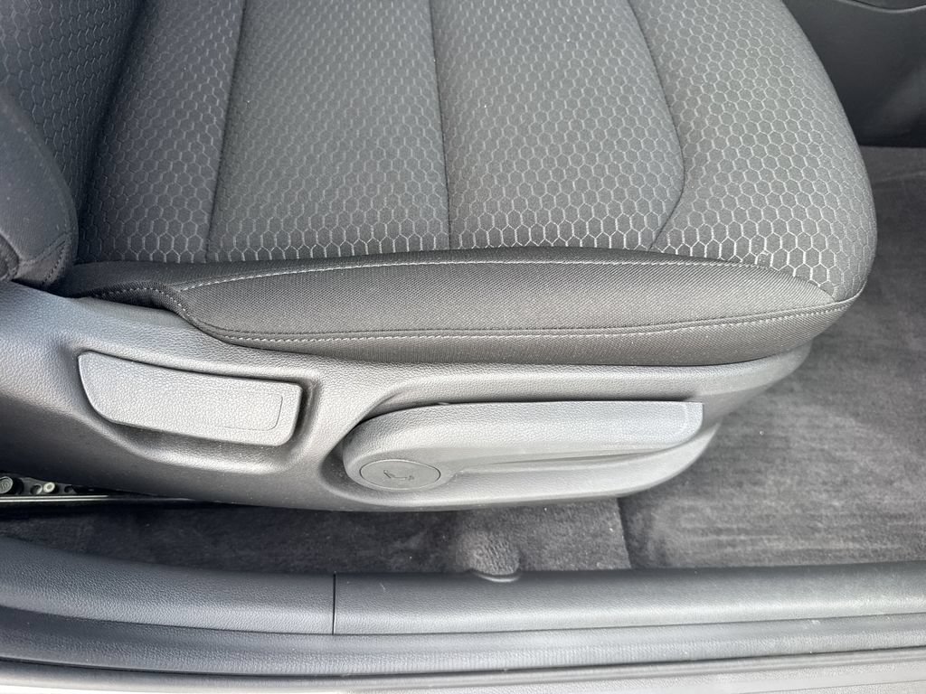 Used 2020 Hyundai Elantra Value Edition w/ Winter Weather Package FWD image 44