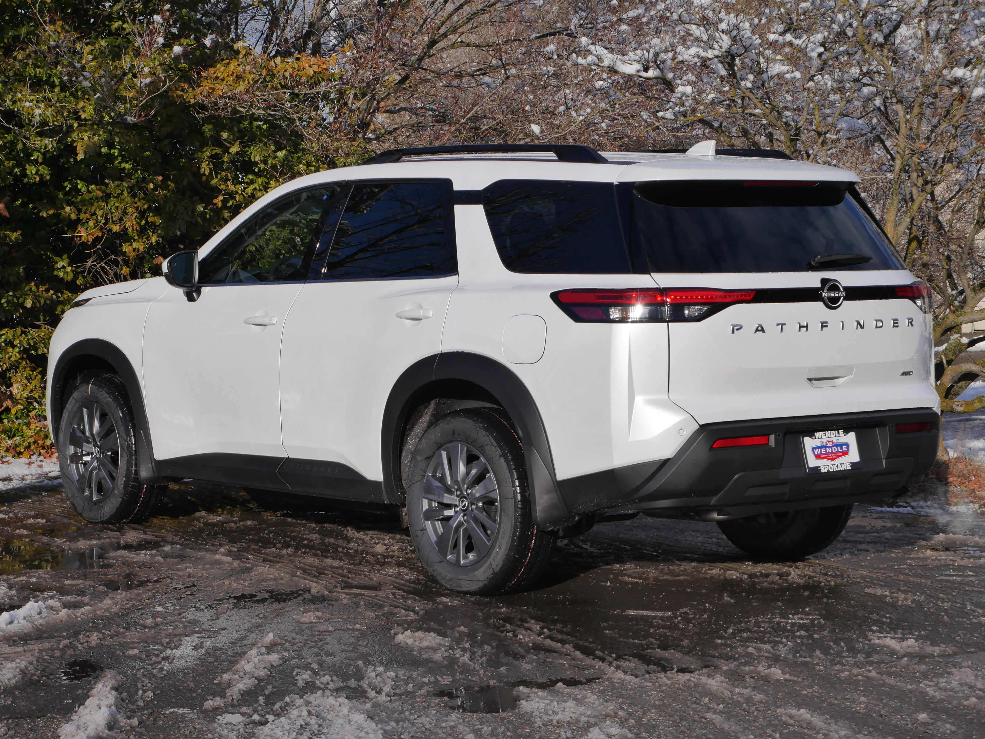 New 2025 Nissan Pathfinder SV image 17