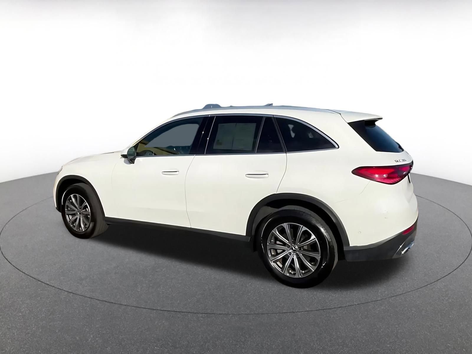 Used 2024 Mercedes-Benz GLC 300 image 10