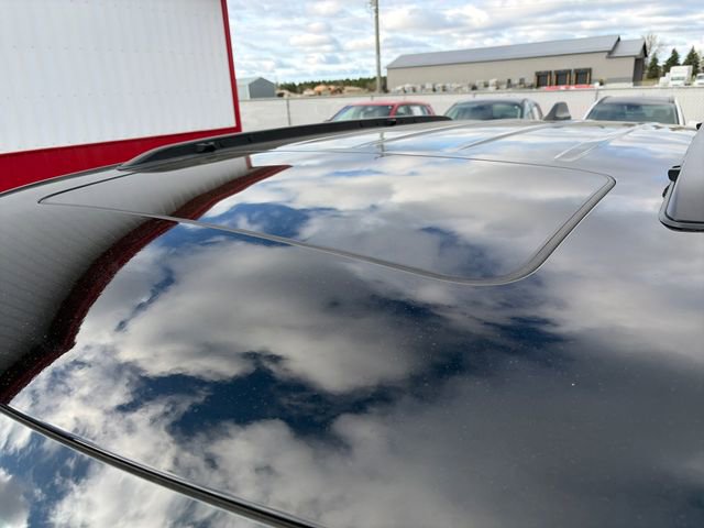 Used 2023 Jeep Grand Cherokee Altitude AWD/4WD image 13