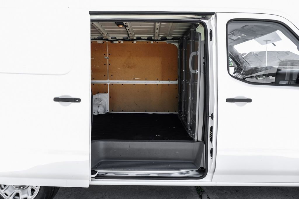 Used 2017 Nissan NV 2500 SV image 29