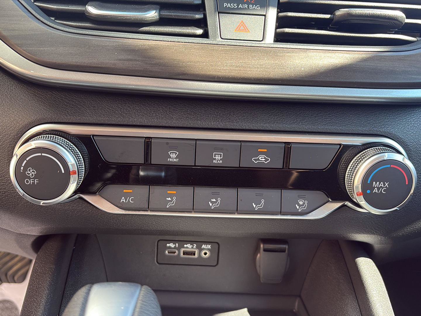 Used 2025 Nissan Altima 2.5 SV FWD image 15