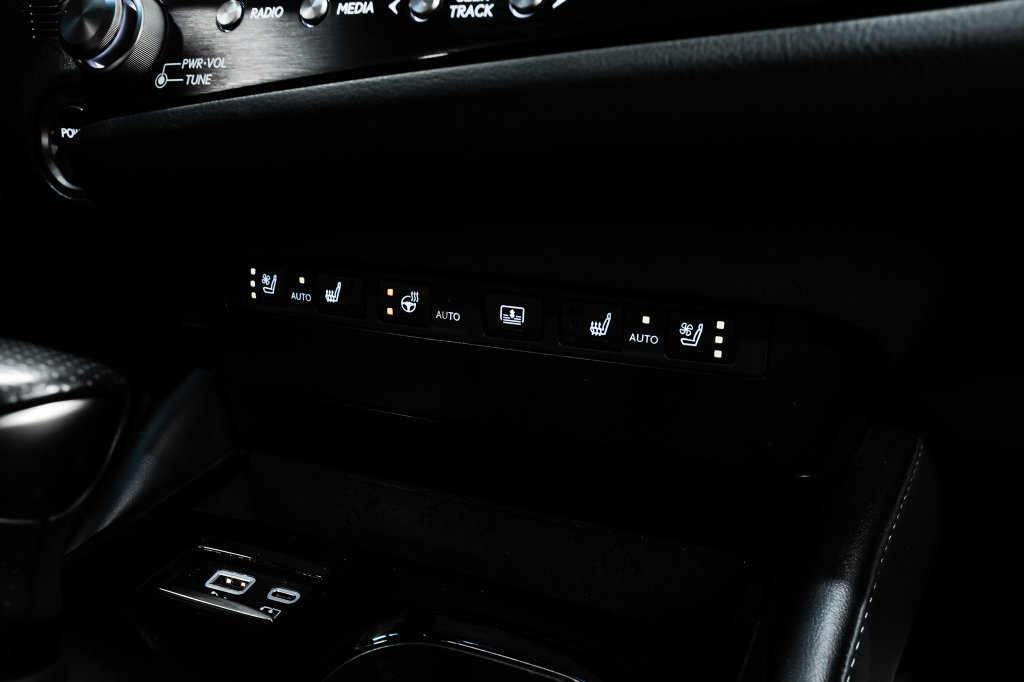 Used 2024 Lexus ES 300h F Sport w/ Accessory Package (Z2) FWD image 27