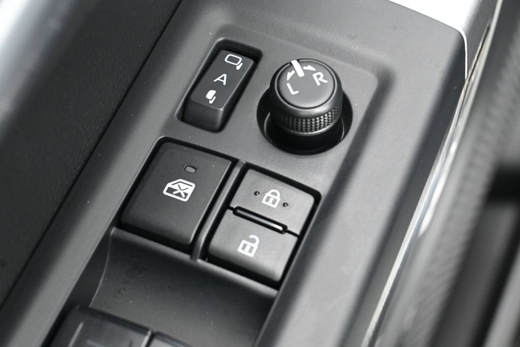 Certified 2025 Toyota Sequoia Platinum AWD/4WD image 13