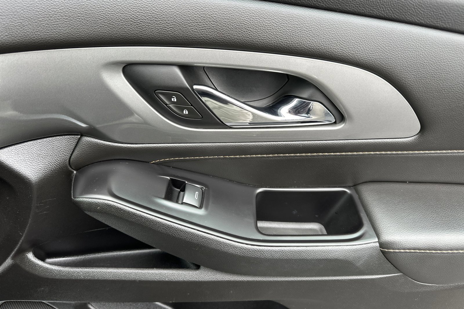 Used 2020 Chevrolet Traverse LS image 22