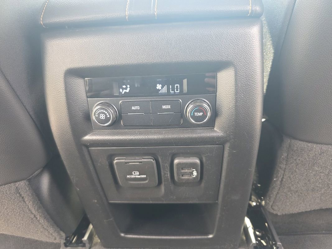 Used 2020 Chevrolet Traverse LT w/ LT Premium Package FWD image 19