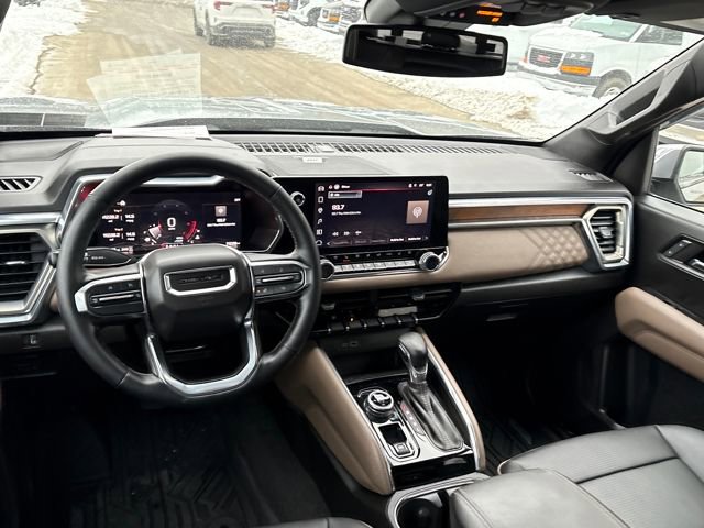 Used 2024 GMC Canyon Denali image 13