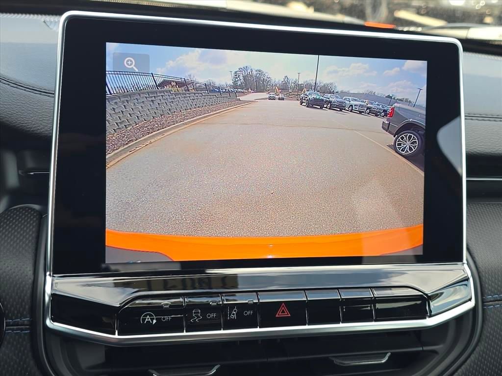 New 2026 Jeep Compass Latitude image 9