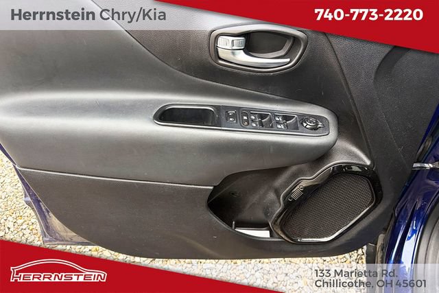 Used 2018 Jeep Renegade Altitude AWD/4WD image 9