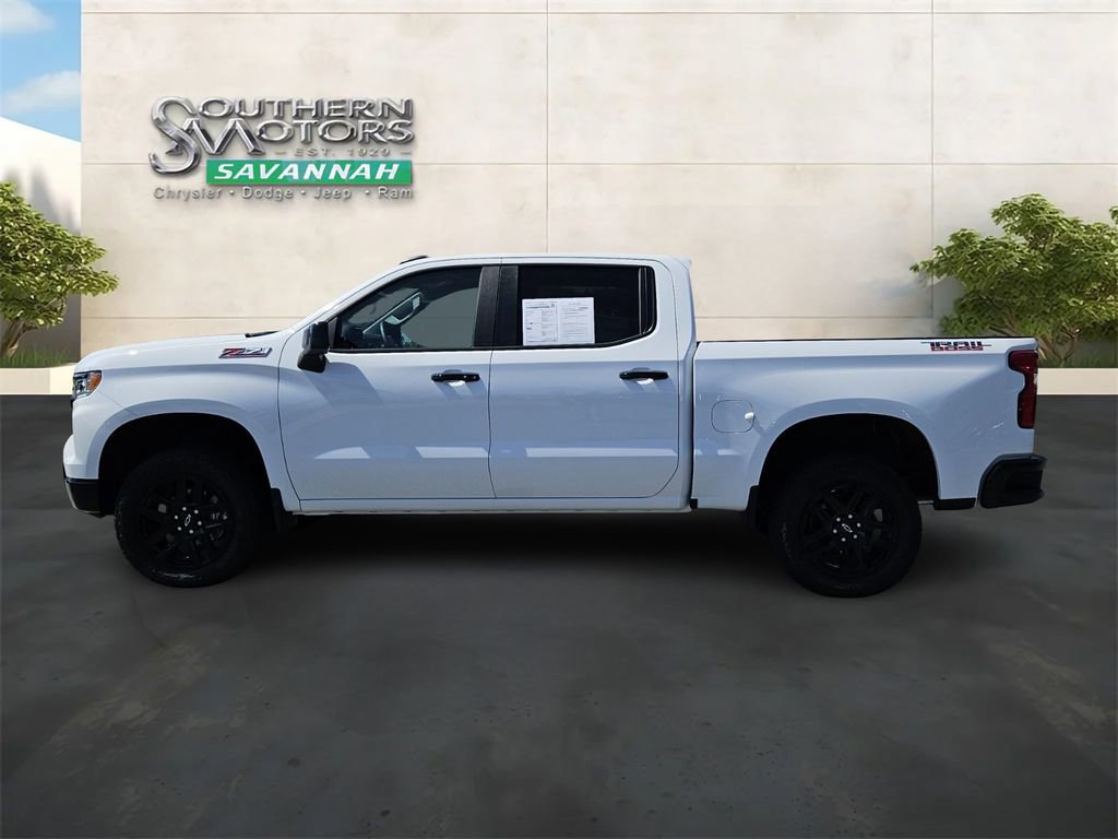 Used 2025 Chevrolet Silverado 1500 LT Trail Boss w/ Convenience Package II image 2