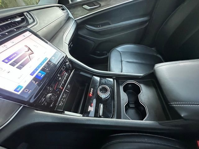 Used 2023 Jeep Grand Cherokee Limited image 29