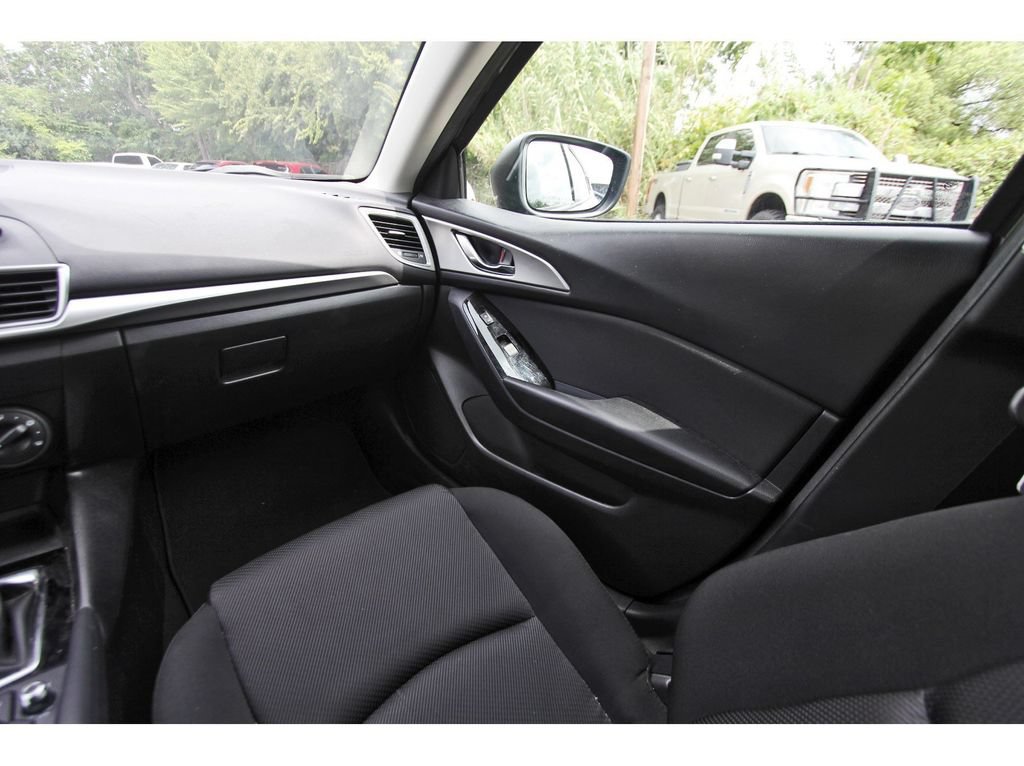 Used 2018 MAZDA MAZDA3 Sport FWD image 9