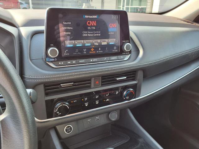 Used 2023 Nissan Rogue S image 11