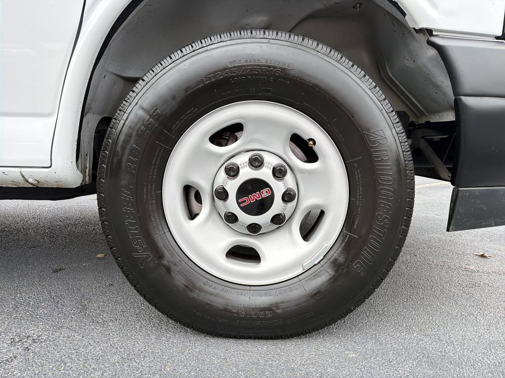 Certified 2024 GMC Savana 3500 LS image 10