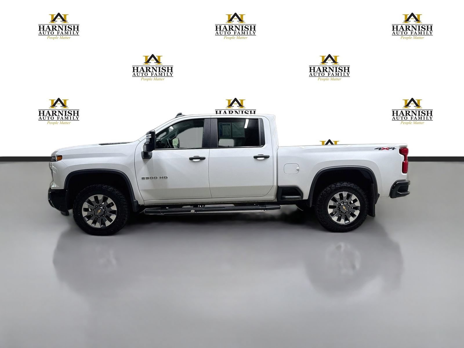 Used 2024 Chevrolet Silverado 2500 Custom AWD/4WD image 9