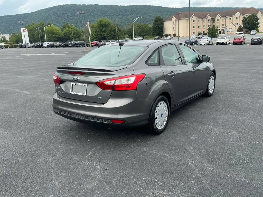 Used 2012 Ford Focus SE w/ Interior Protection Pkg FWD image 8