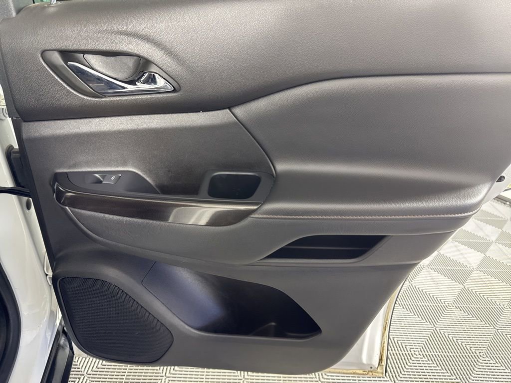 Used 2022 GMC Acadia AT4 w/ GMC Pro Grade Package image 38