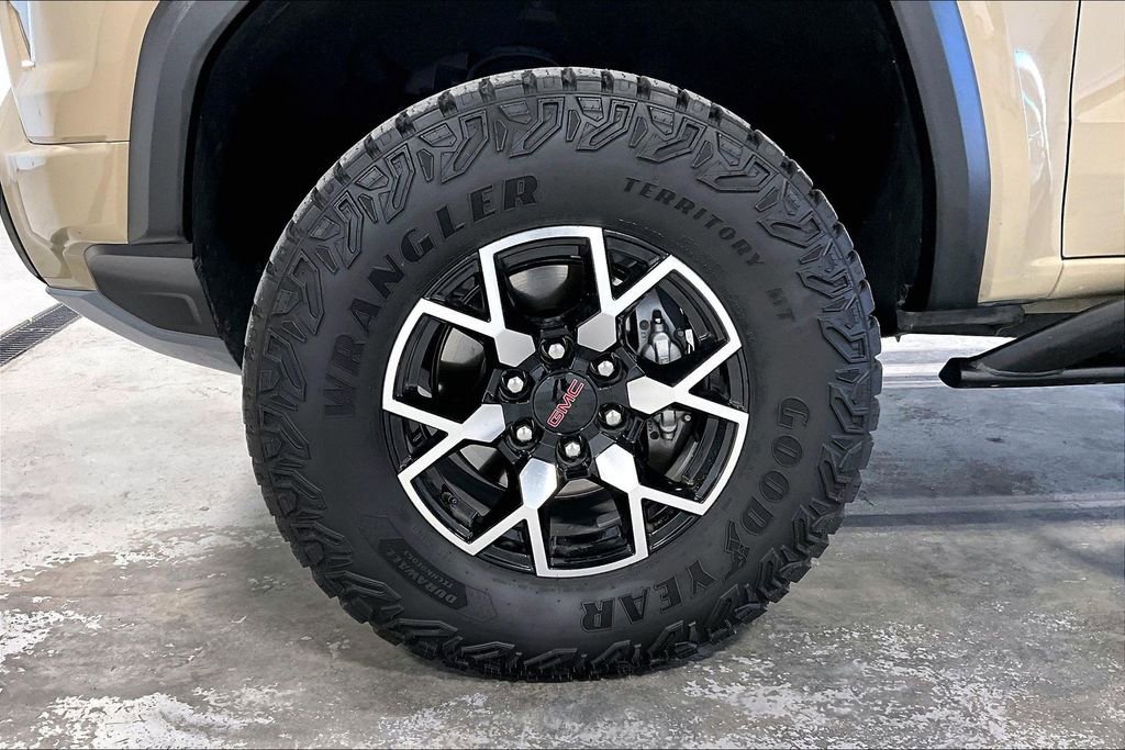 Used 2023 GMC Canyon AT4X image 11