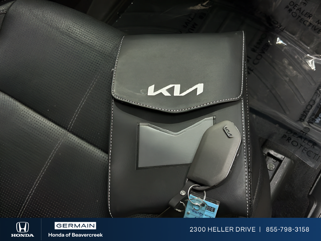 Used 2023 Kia Telluride EX w/ EX Captain's Chair Package AWD/4WD image 27