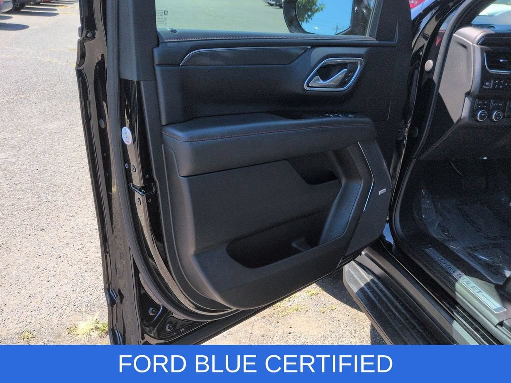 Used 2022 Chevrolet Tahoe RST w/ Sport Performance Package AWD/4WD image 9