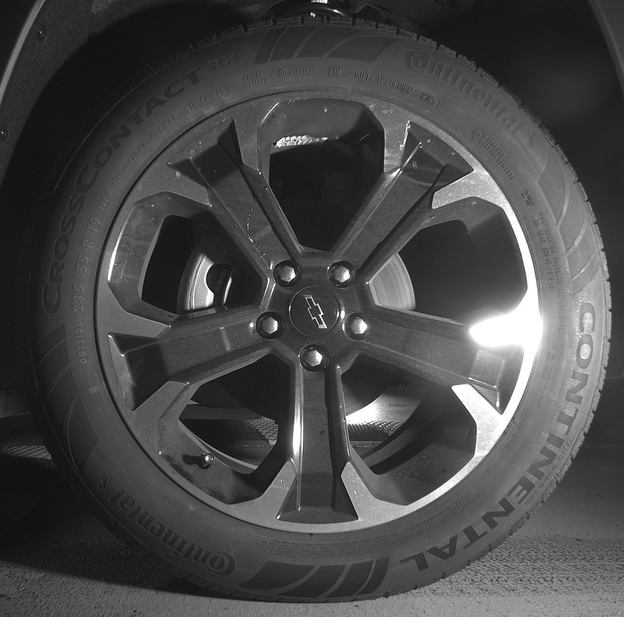 New 2027 Chevrolet Equinox LT w/ LPO, Floor Liner Package FWD image 30