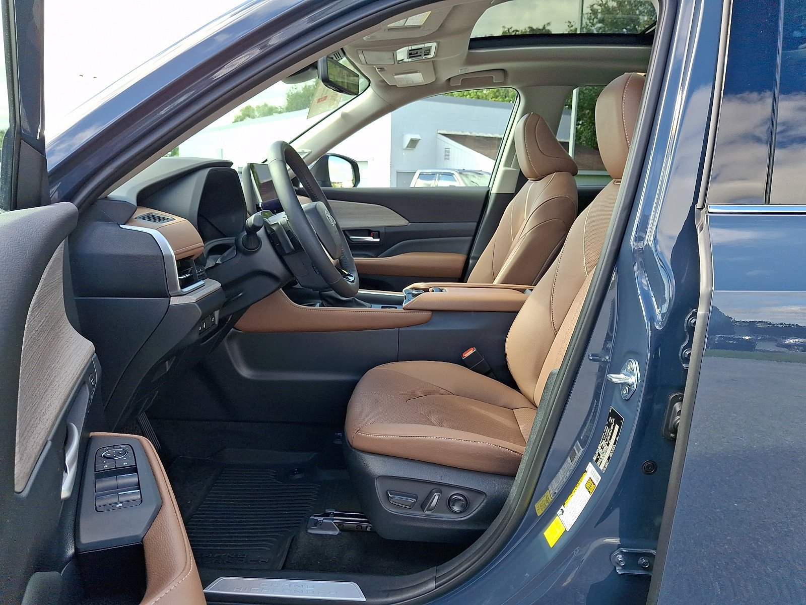 Certified 2026 Toyota Grand Highlander AWD image 16