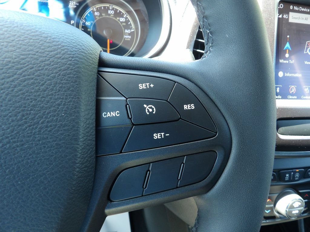 Used 2022 Jeep Cherokee Trailhawk w/ Sun, Sound & Nav Group AWD/4WD image 18