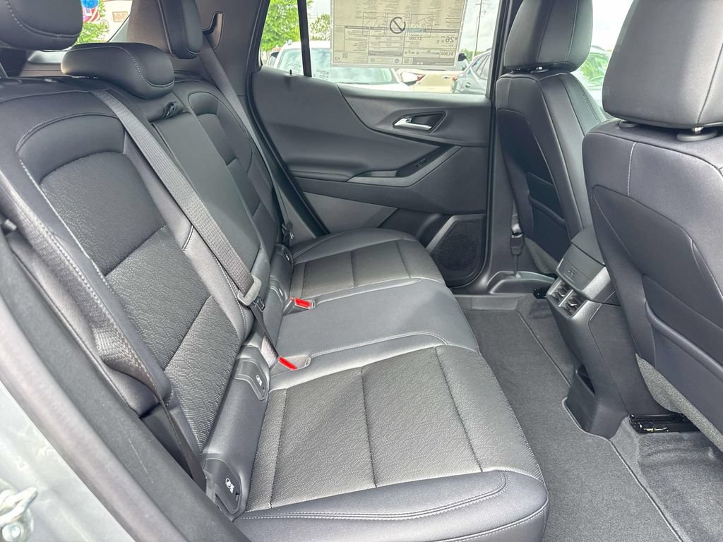 New 2026 Chevrolet Equinox LT w/ Convenience Package II AWD/4WD image 15