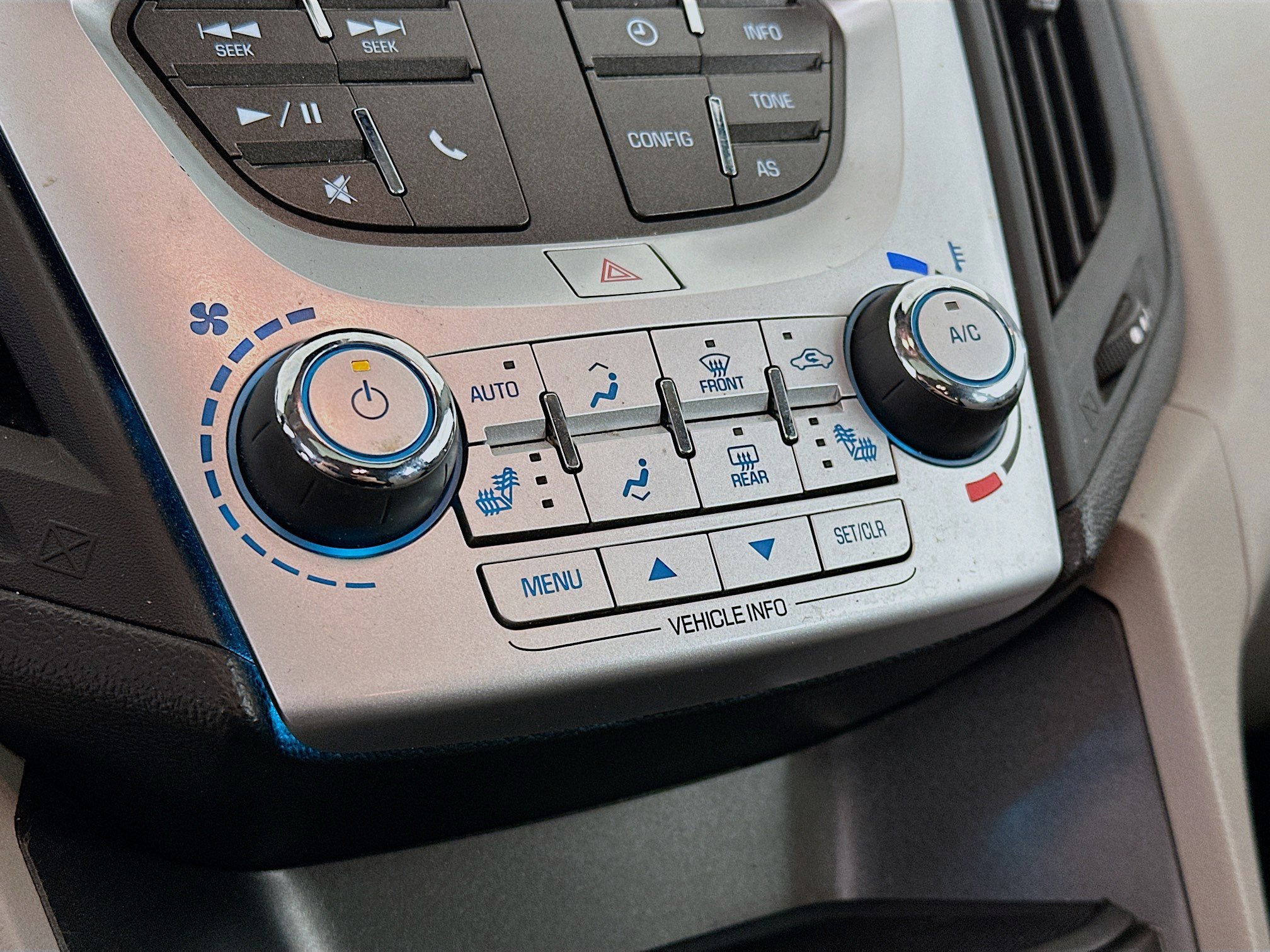 Used 2017 Chevrolet Equinox LT w/ Convenience Package image 23