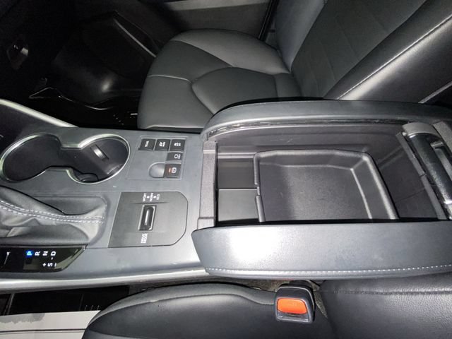 Used 2025 Toyota Highlander XLE AWD/4WD image 21
