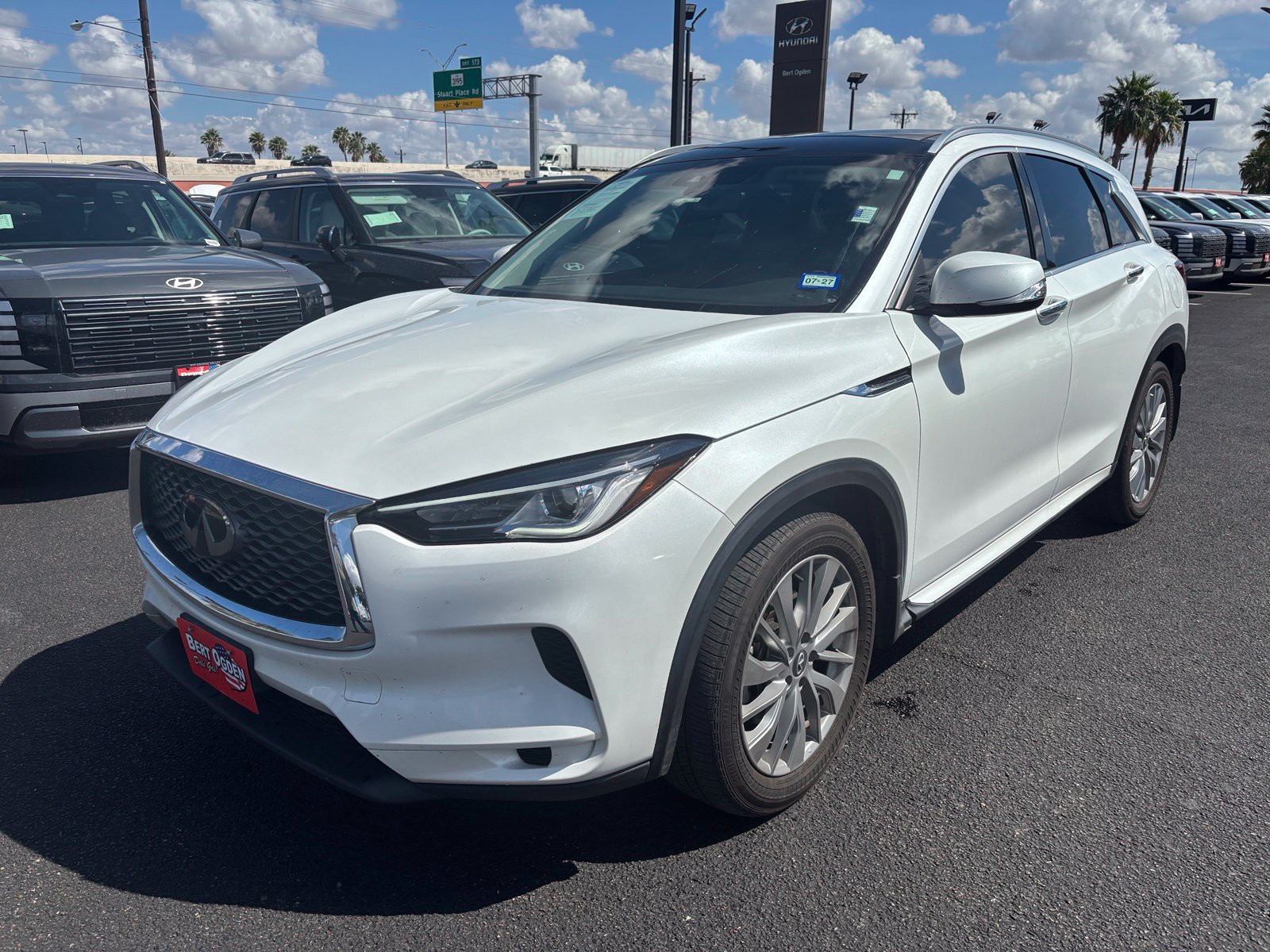 Used 2023 INFINITI QX50 Luxe AWD/4WD image 3