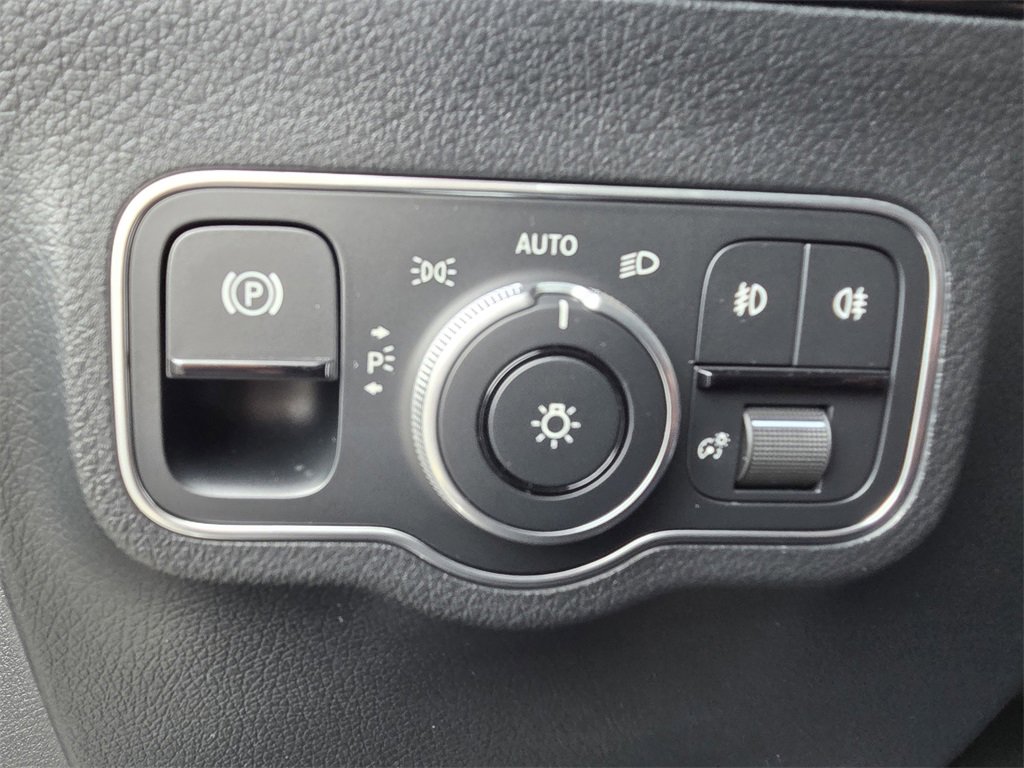 Certified 2025 Mercedes-Benz GLA 250 GLA 250 image 31