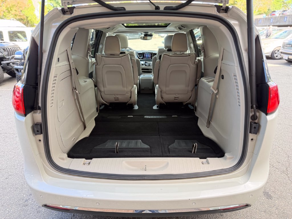 Used 2019 Chrysler Pacifica Limited w/ Advanced Safetytec Group FWD image 33