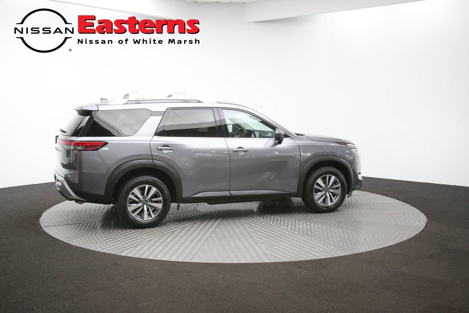 Used 2023 Nissan Pathfinder SL image 42