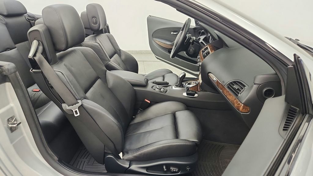 Used 2010 BMW 650i Convertible RWD image 38