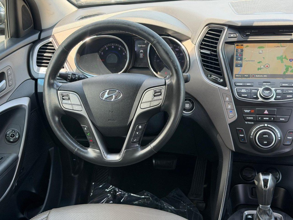 Used 2015 Hyundai Santa Fe Limited w/ Option Group 04 FWD image 11