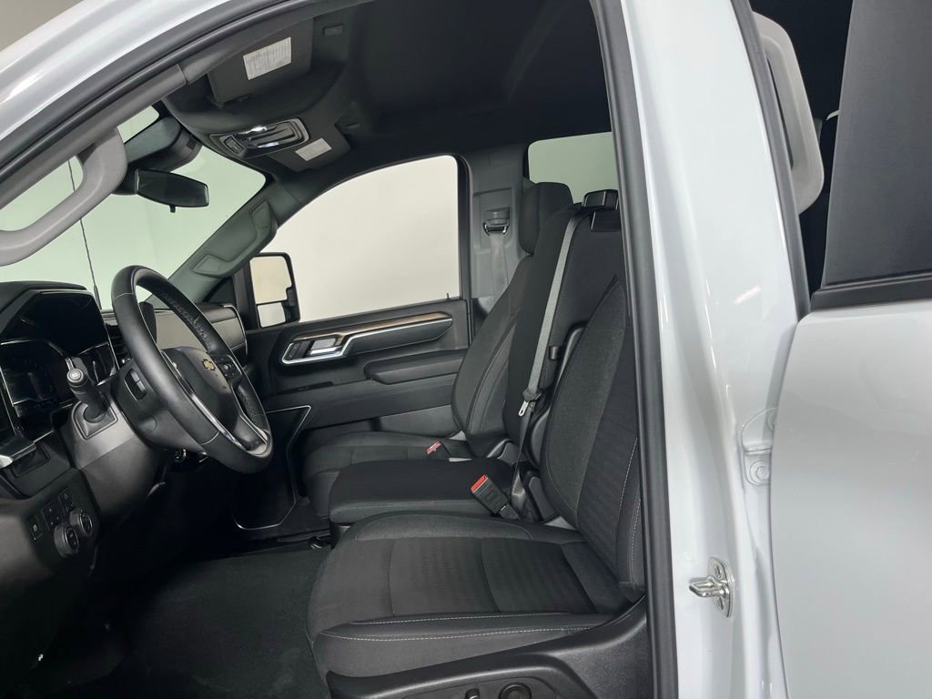 Used 2025 Chevrolet Silverado 2500 LT w/ Convenience Package image 25